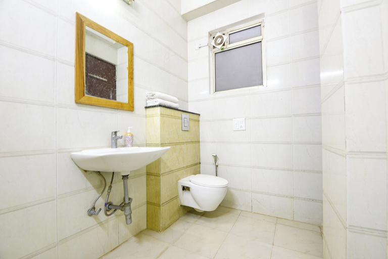 Bathroom 3, The Hotel Wonderland Inn Medanta, Gurgaon