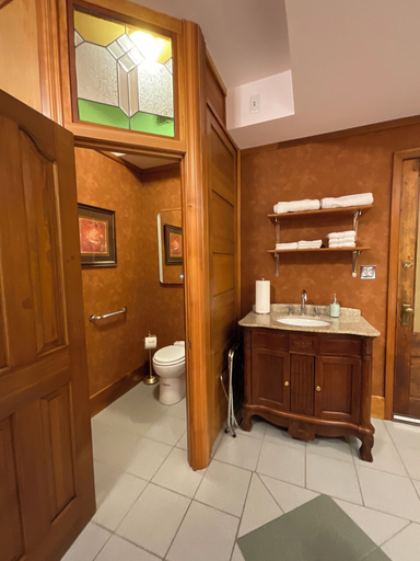 Bathroom 5, Blackbird Glen Bed and Breakfast, Central Okanagan