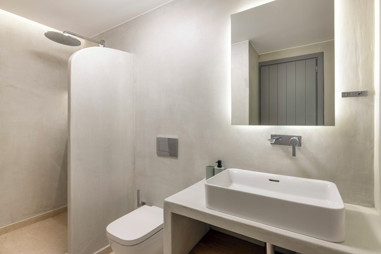 Bathroom 3, La Maltese Central, South Aegean