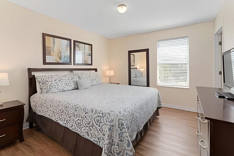 Room 5, Bella Vida Cozy 3bd/3ba King Bed Private Pool, Osceola