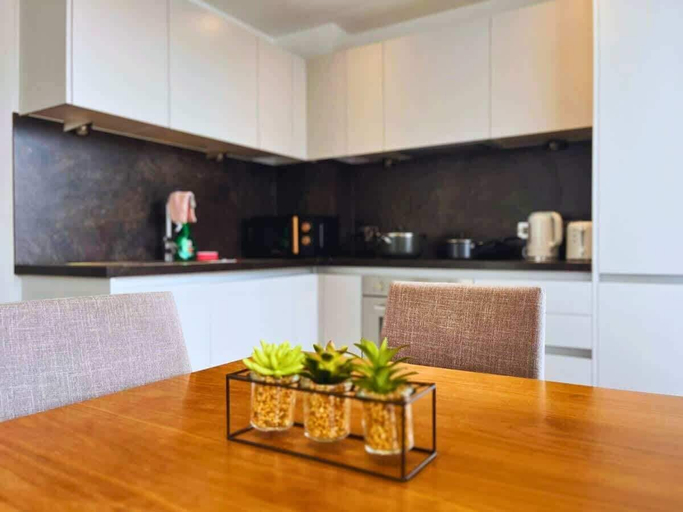 Private kitchen 2, Joyful - 2 Ensuite Flat in M15, Manchester