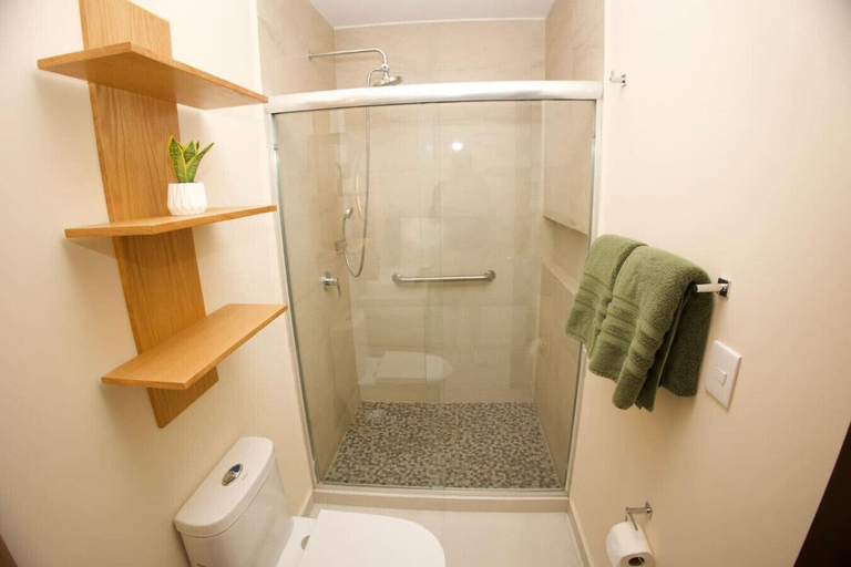 Bathroom 4, Oceanna Apartments, Mazatlán