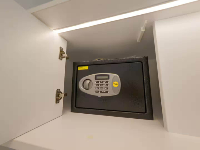 Safe, Utopia Suite Residence1, Bornova