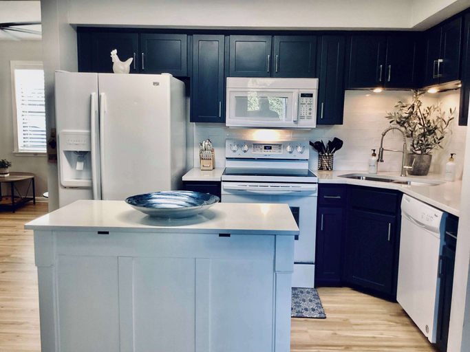 Private kitchen 5, Marina Maison 2bdr Condo, Galveston