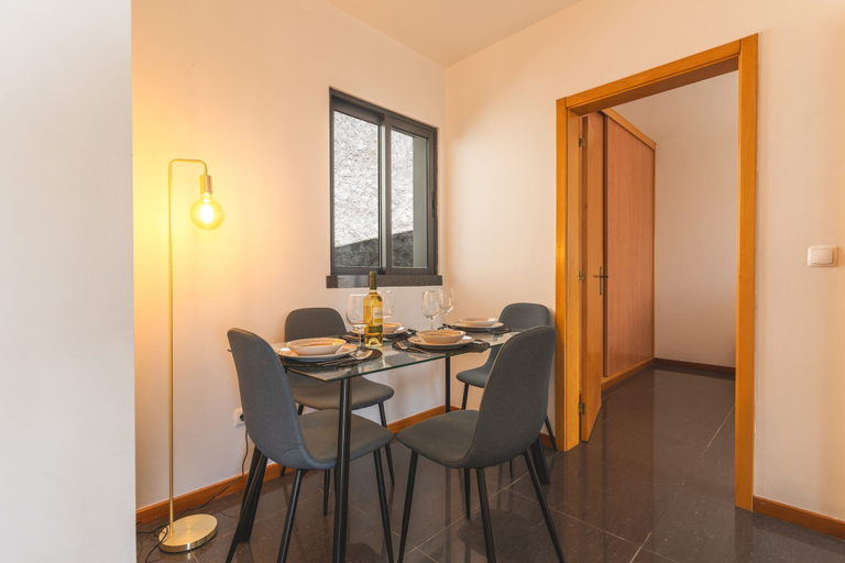 Room 3, Porlamar Apartment by Atlantic Holiday, Calheta
