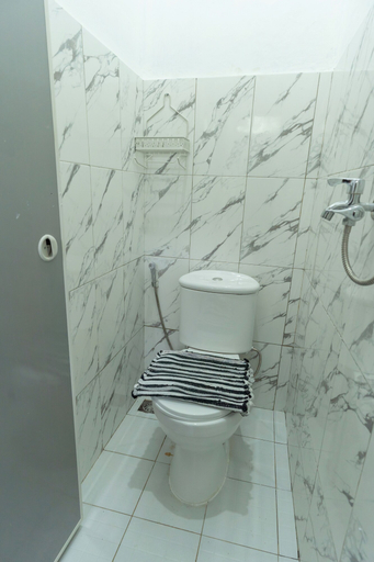 Bathroom 5, ELBA Guesthouse Near UNNES by ARBA, Semarang