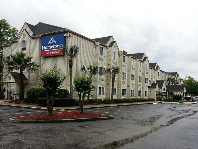 Exterior & Views