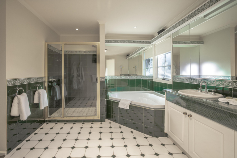 Bathroom 5, Country Club Villas Launceston, Meander Valley