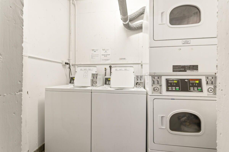 Bathroom 3, Cosy Studio with City Views, Sydney