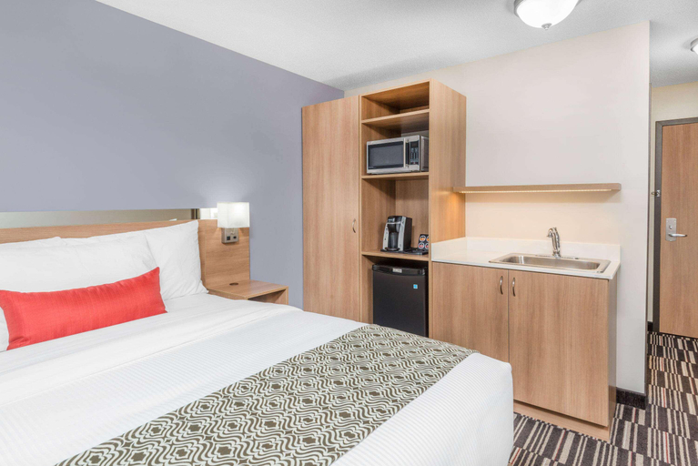 Bedroom 3, Microtel Inn & Suites by Wyndham Sudbury, Greater Sudbury