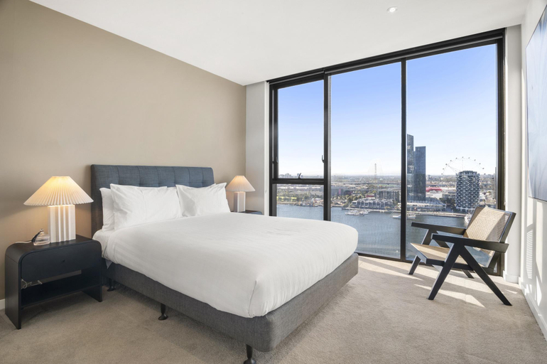 Bedroom 3, Stunning 2-Bed Apartment with Water Views, Melbourne