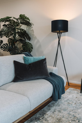 Separate living room 2, Lakeside 3-Bed Apartment with Jacuzzi, Canberra