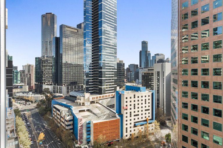 Others 5, Executive Unit with Pool and Gym near Riverfront, Melbourne