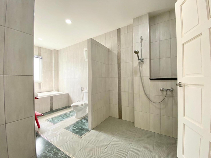 Bathroom 3, Chalong - 10 BR Private Pool Villa - Villa Nap Dau - Phuket, Pulau Phuket