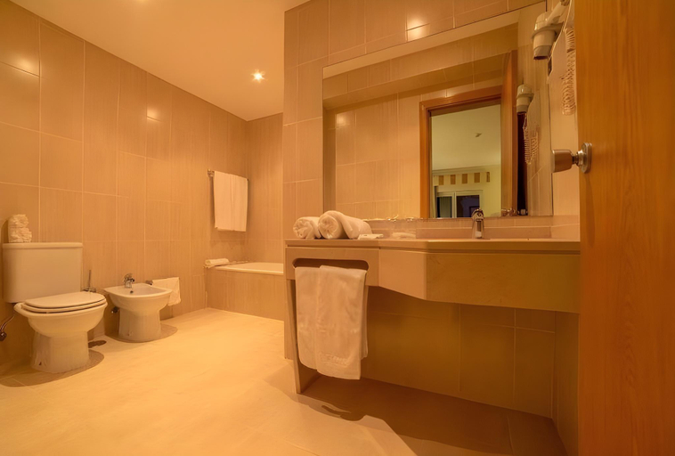 Bathroom 4, Hotel Santa Eufemia, Covilhã