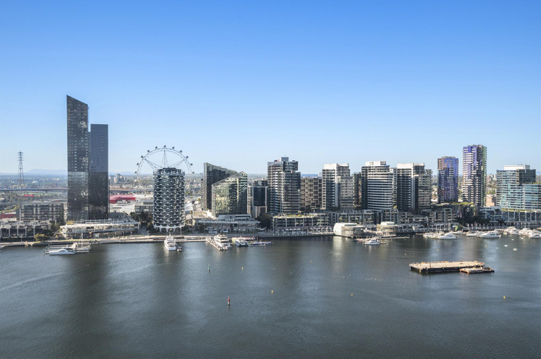 View, Stunning 2-Bed Apartment with Water Views, Melbourne