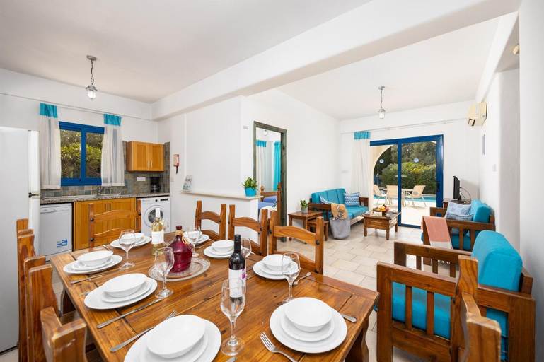 Facilities 3, Villa Artemis