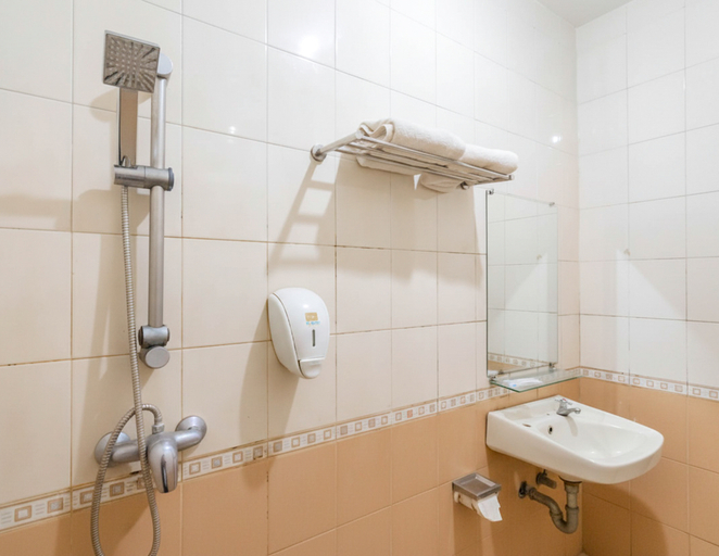 Bathroom 4, Cihampelas Hotel 2, Bandung