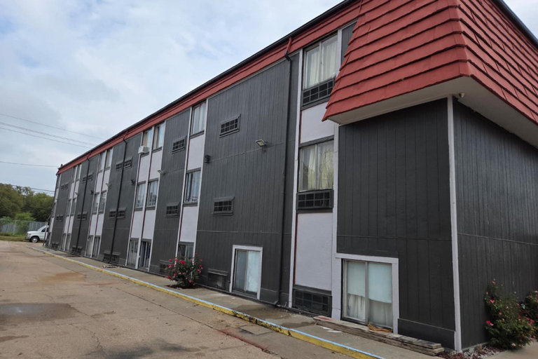 Exterior view 3, Blue Way Inn by Jasper Hutchinson, Reno