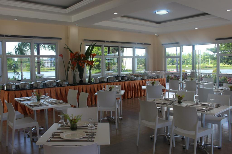 Food & Drinks 4, Sotogrande Ilo-ilo, Pavia