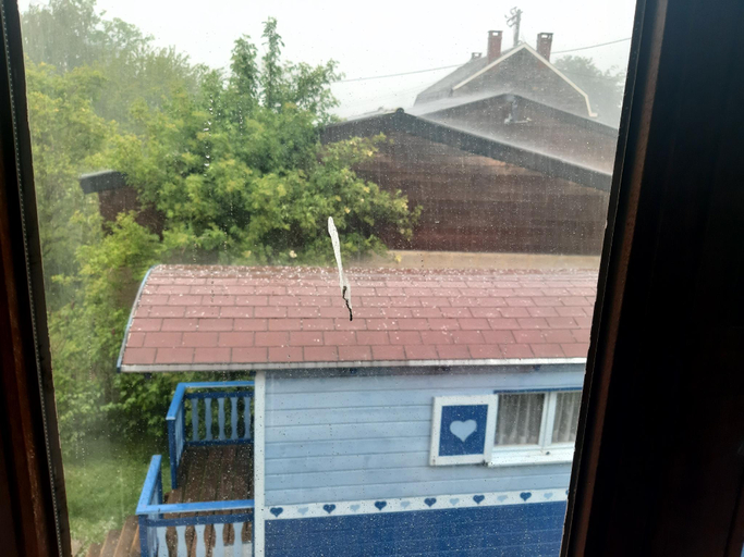 Others 5, The Little Blue Caravan, Namur