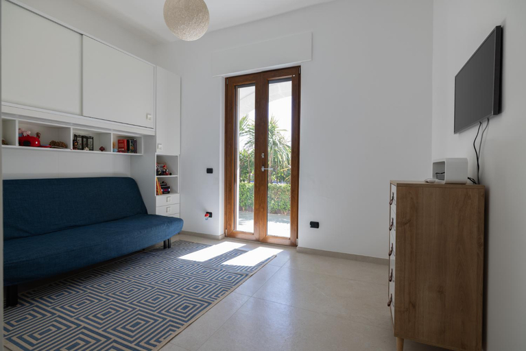 5, Villa Cristina, Brindisi
