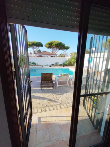3, Villa Mencal, Cádiz