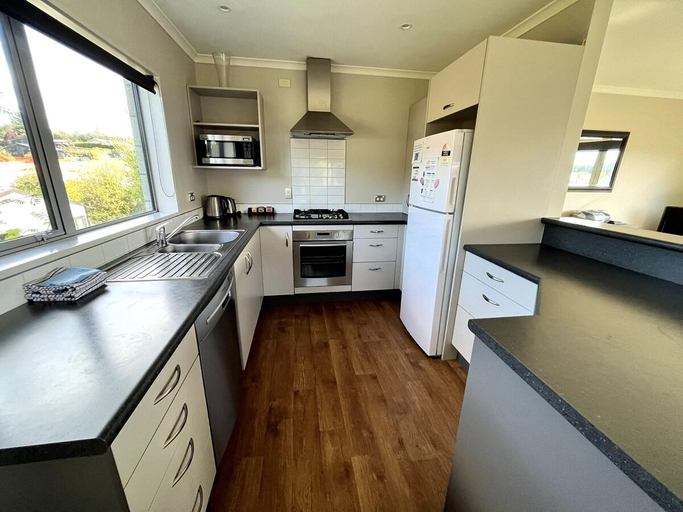 Others 4, Glenrydge 3 Bedroom Apartment, Mackenzie