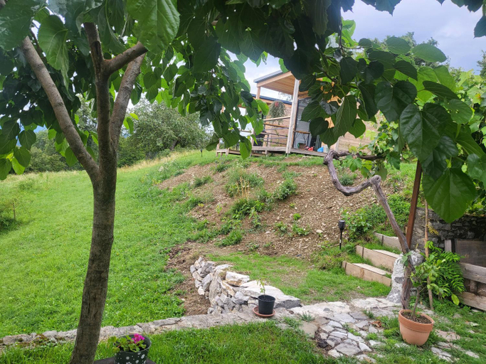 Exterior view, oddih pr Toniqu, Tolmin