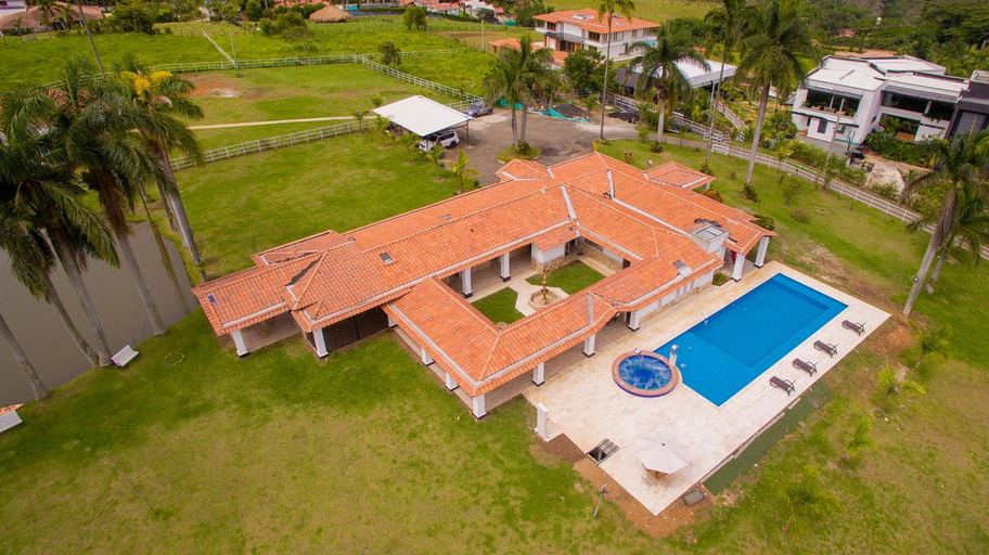 3, Espectacular Villa en Copacabana, Girardota