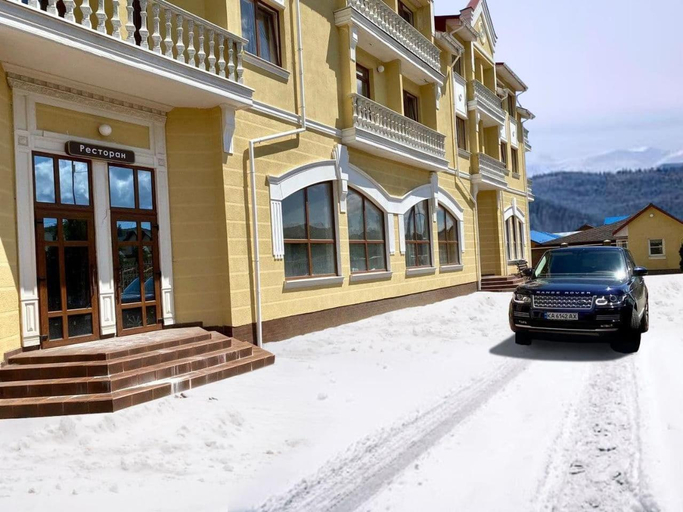 Exterior & Views 1, Сонячна Квітка, Svaliavs'kyi