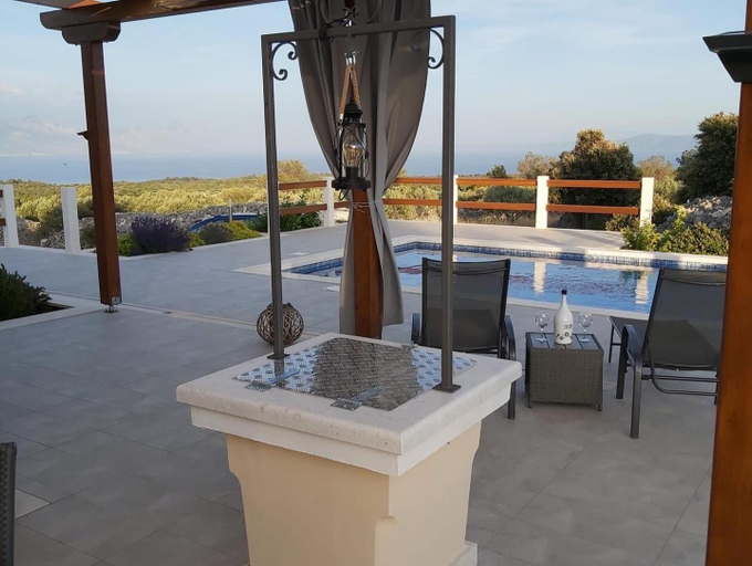 Others 5, Villa Ancora, Selca