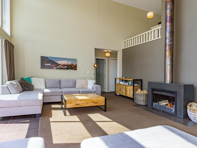 Others 3, Chalet Gryon - Large 3 bedroom with fireplace, Ruapehu