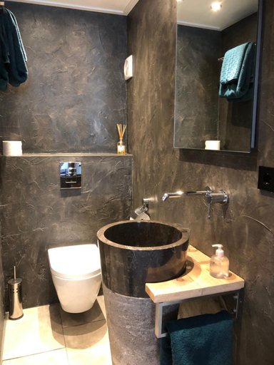 Bathroom 5, 't Doktershuuske, Hof van Twente