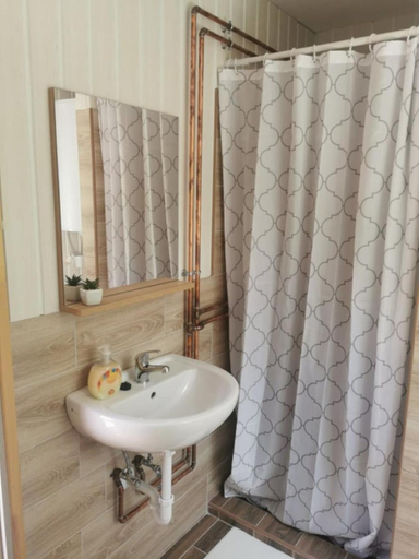 Bathroom 3, Sara Vendeghaz 2, Szentes