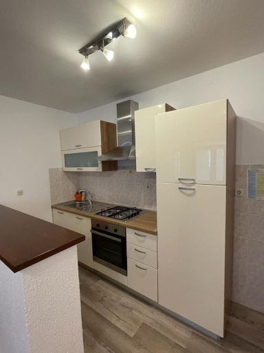 Others 5, Apartmani Vrankovic, Jelsa