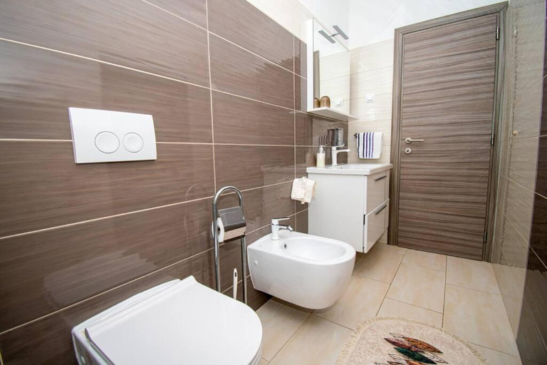 Bathroom, Charming Villa with Pool and Jacuzzi, Pula