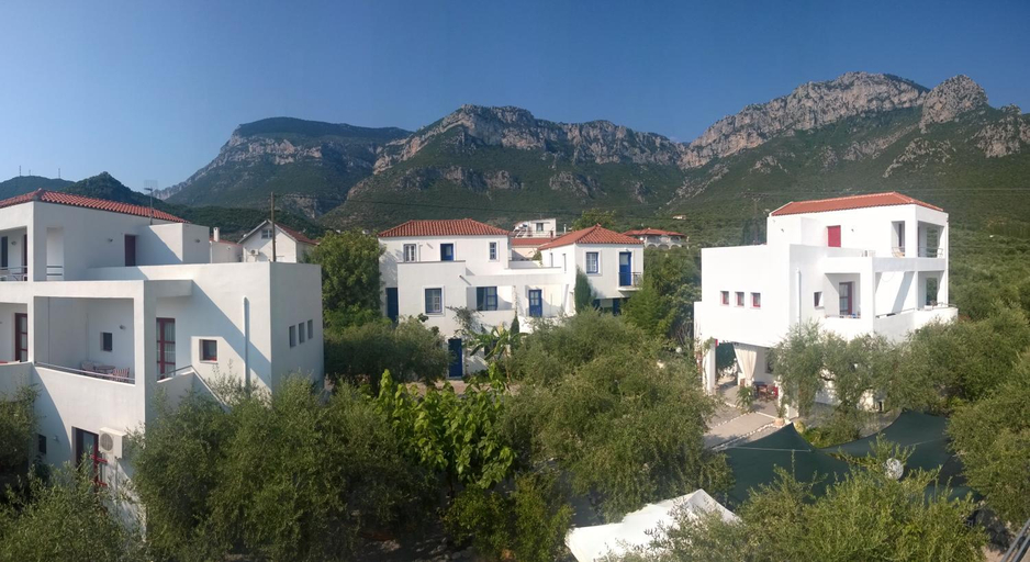 Exterior view 5, Kyfanta, studios & apartments in Kyparissi, Peloponnese