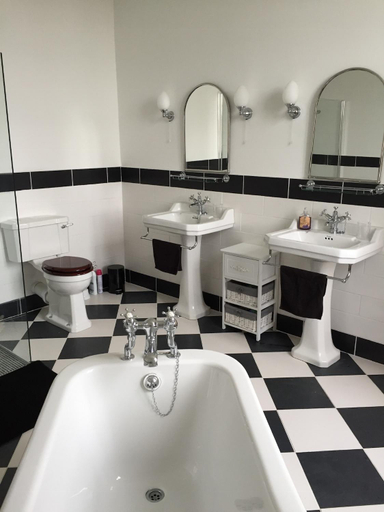 Bathroom 5, Large House near Marciac & Heated Salt Water Pool, Gers
