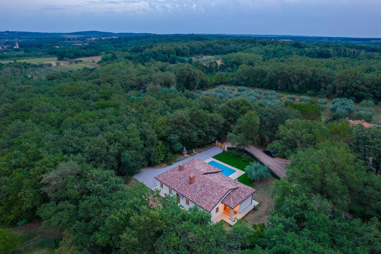 Others 5, Villa Mirabella, Umag