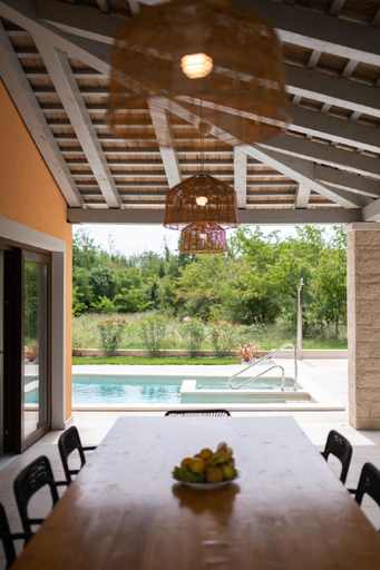 Others 3, Old Oak Villa, Umag