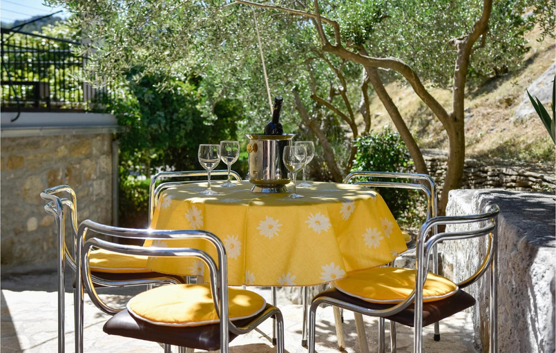 Food & Drinks, Stunning Home In Kucice With Wifi, Omiš