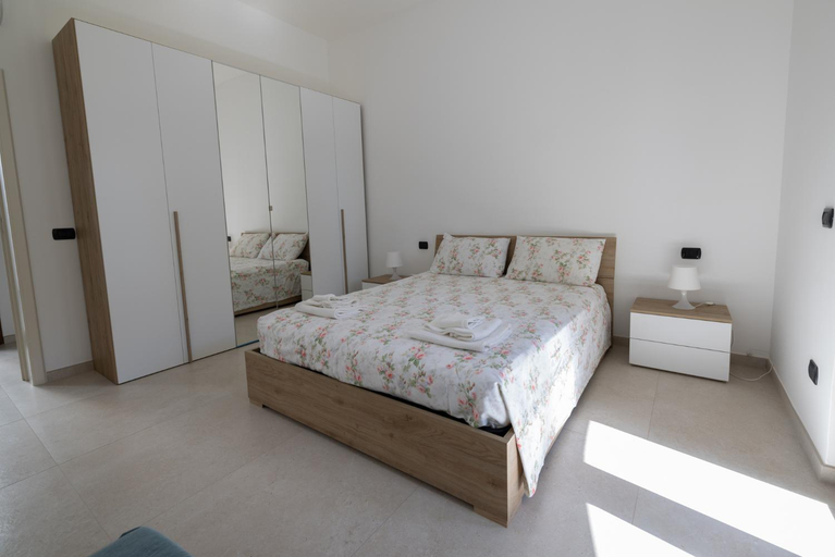 4, Villa Cristina, Brindisi