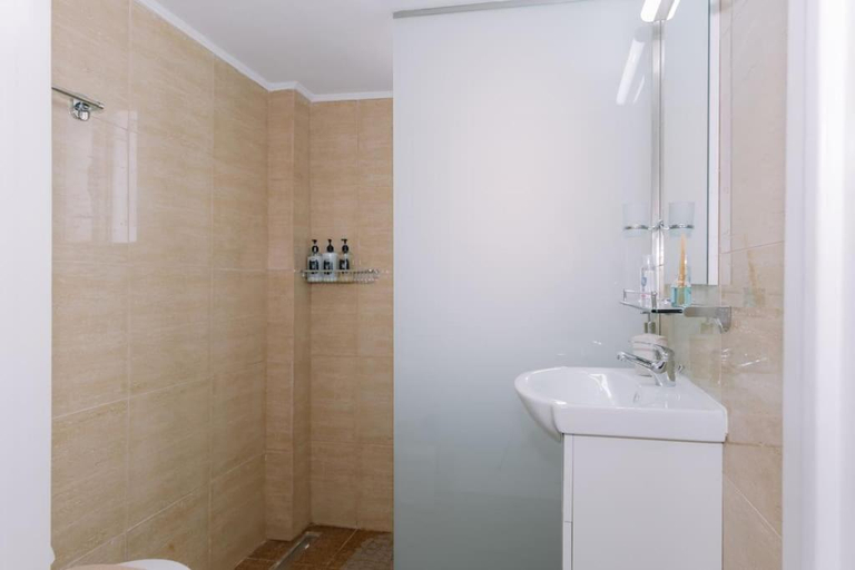 Bathroom 2, House of Helios, South Aegean