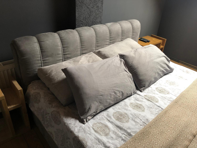 Bedroom, Girske Povitria 2, Iaremchans'ka