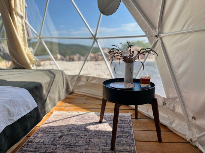 2, Stone Rose Glamping & Apartments