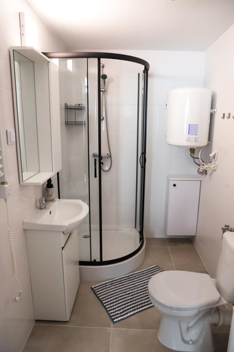Bathroom 3, Agroturystyka Yvonne, Sucha