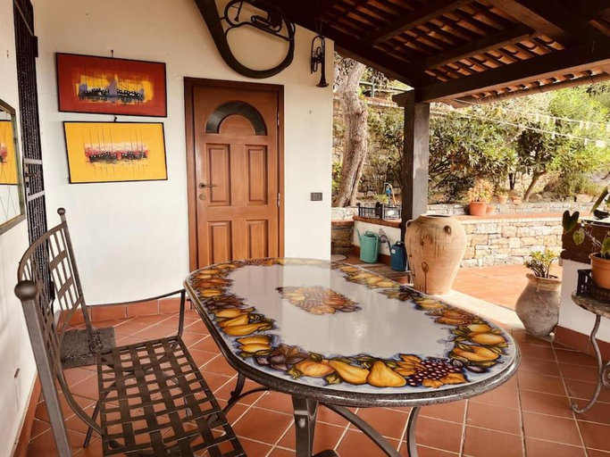 Food & Drinks, Villa Le Anfore, Imperia