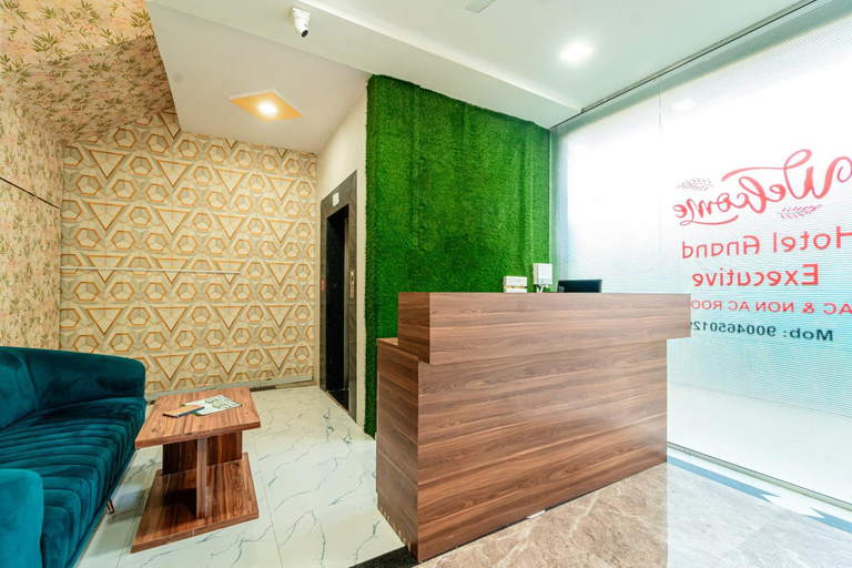 Public Area 3, Itsy Hotels Anand Executive, Near Amanora, Pune
