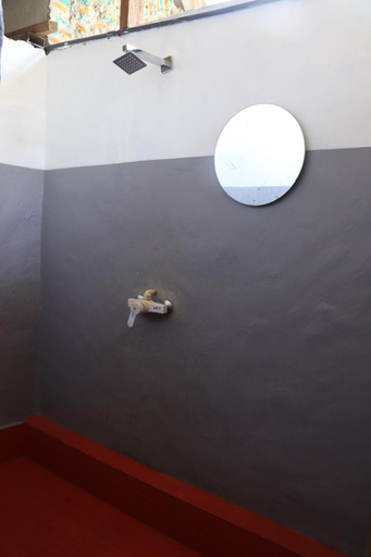 Bathroom 5, Tomorrowland, Ella